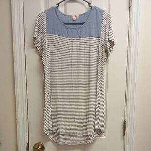 🩷MINIMI MATERNITY Top Size XL. Blue/White Short Sleeves